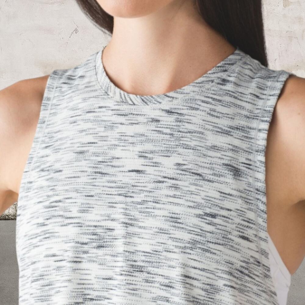 Lululemon Fast As Light Muscle Tank Tiger Space Dye Black White Size 4